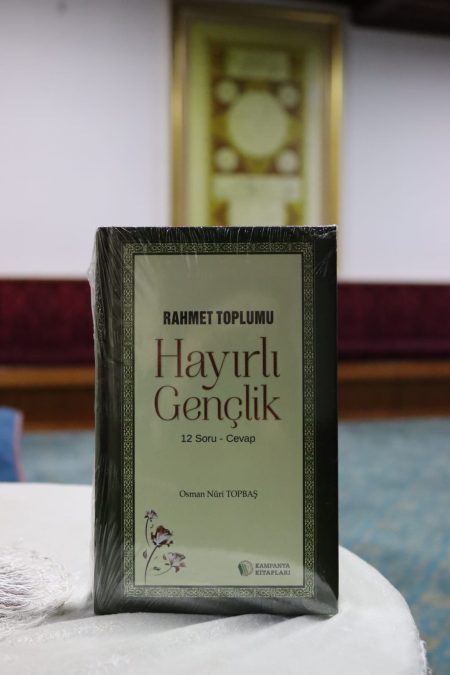 Rahmet Toplumu Hayırlı Gençlik: 12 Soru 12 Cevap